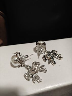 Miu - Like Silver Pearl Drop Bow Earrings - Women Jewelry